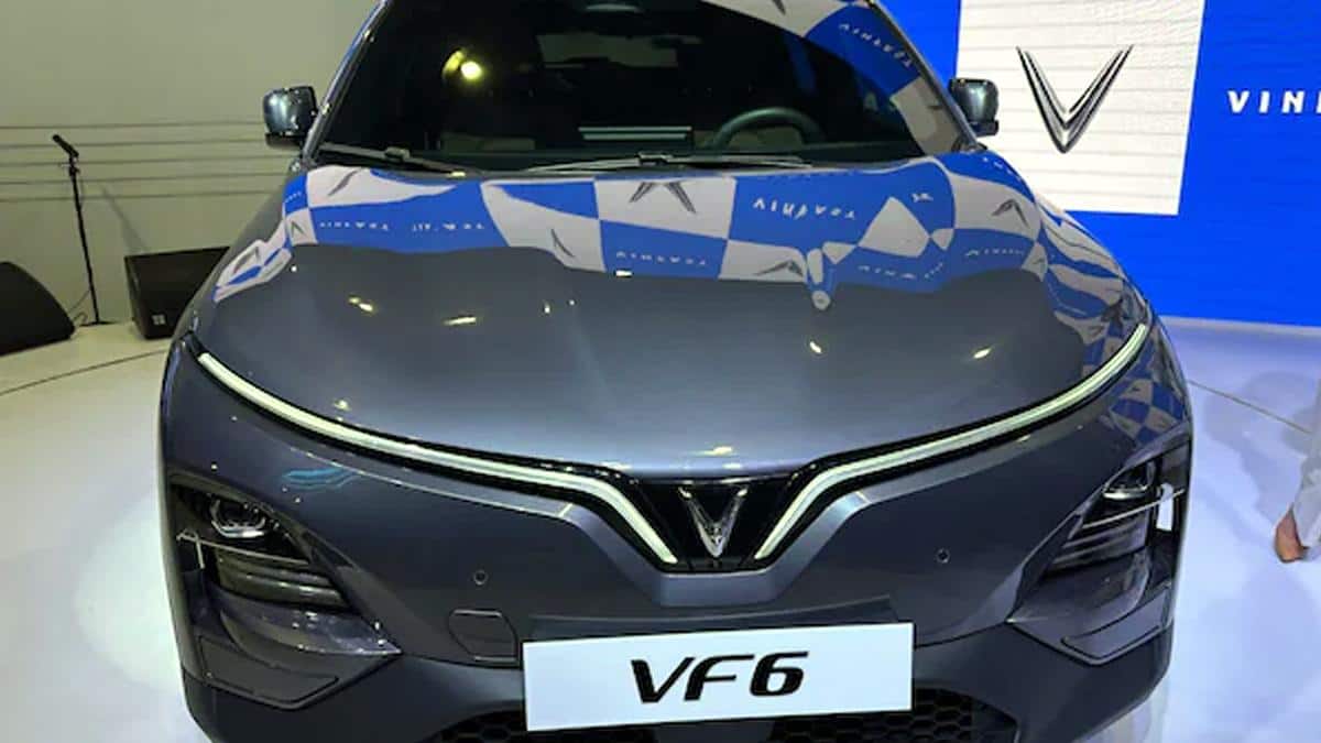 VinFast VF6 & VF7 கார்களின் விலை உயர்வு: அதிர்ச்சியில் வாடிக்கையாளர்கள்! புதிய விலைகள் இதோ!