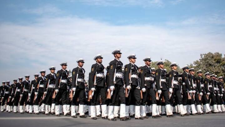 शैक्षणिक योग्यता के लिए उम्मीदवार का 10+2 में PCM में कम से कम 70% अंक होना अनिवार्य है. इंग्लिश में कक्षा 10 या 12 में 50% अंक जरूरी हैं. इसके अलावा, उम्मीदवार का जेईई मेन 2025 में उपस्थित होना अनिवार्य है.