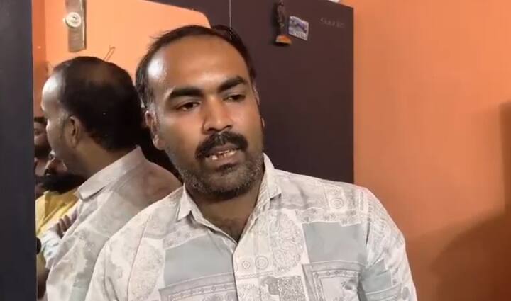पैसे वाटपावेळी पकडलेले लोक विशू पेडणेकर यांचे कार्यकर्ते असल्याचं समोर आलं आहे, विशेष म्हणजे शिवसेना शिंदे गटाचे कार्यकर्ते व्हिडिओ बनवून हा पैसे वाटपाचा डाव उधळत आहेत. हेही व्हिडिओत दिसत आहे.