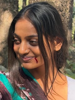 महाकुंभ की मोनालिसा ने 'द डायरी ऑफ मणिपुर' से दिखाई इनसाइड तस्वीरें, जख्मी और खून से लथपथ दिखा चेहरा