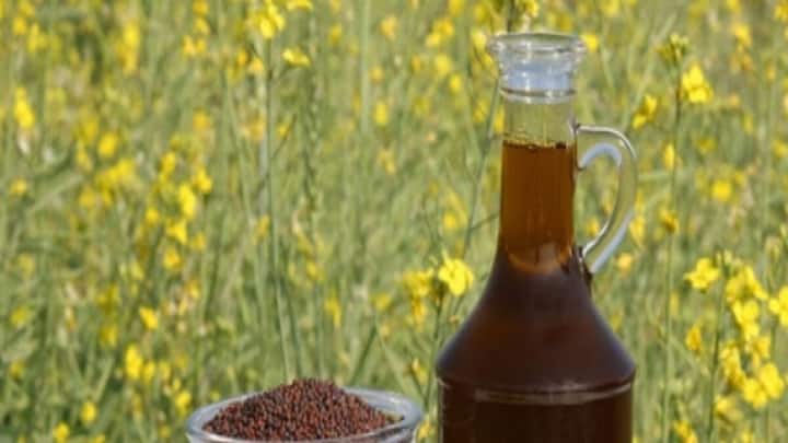 সর্ষের তেল আমাদের নিত্য়প্রয়োজনীয়। এমন অবস্থায় সামান্য অসাবধানতা দীর্ঘমেয়াদী সমস্যা ডেকে আনতে পারে। ভালো হয় তেল কেনার সময় তা যাচাই করে নিন, বাড়িতে ছোটখাটো পরীক্ষা করুন এবং সন্দেহ হলে তা ব্যবহার না করাই ভালো।