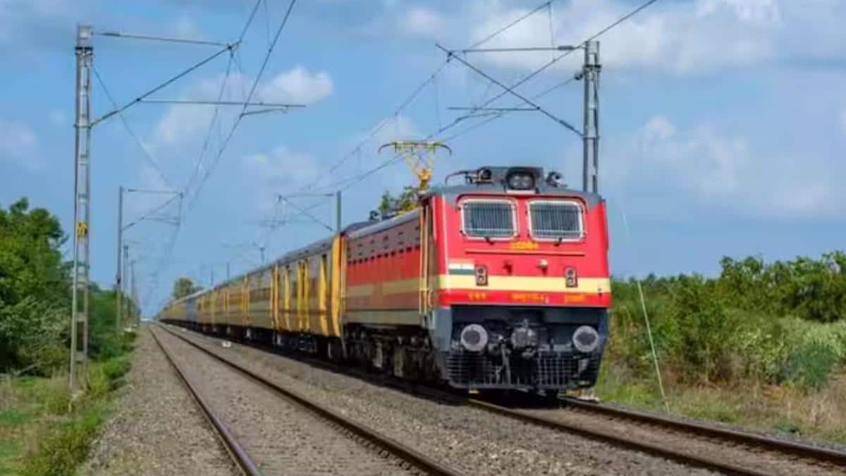 ரயில் பயணிகளுக்கு முக்கிய அறிவிப்பு! ஆதார் கட்டாயம், டிக்கெட் முன்பதிவில் புதிய மாற்றம்!