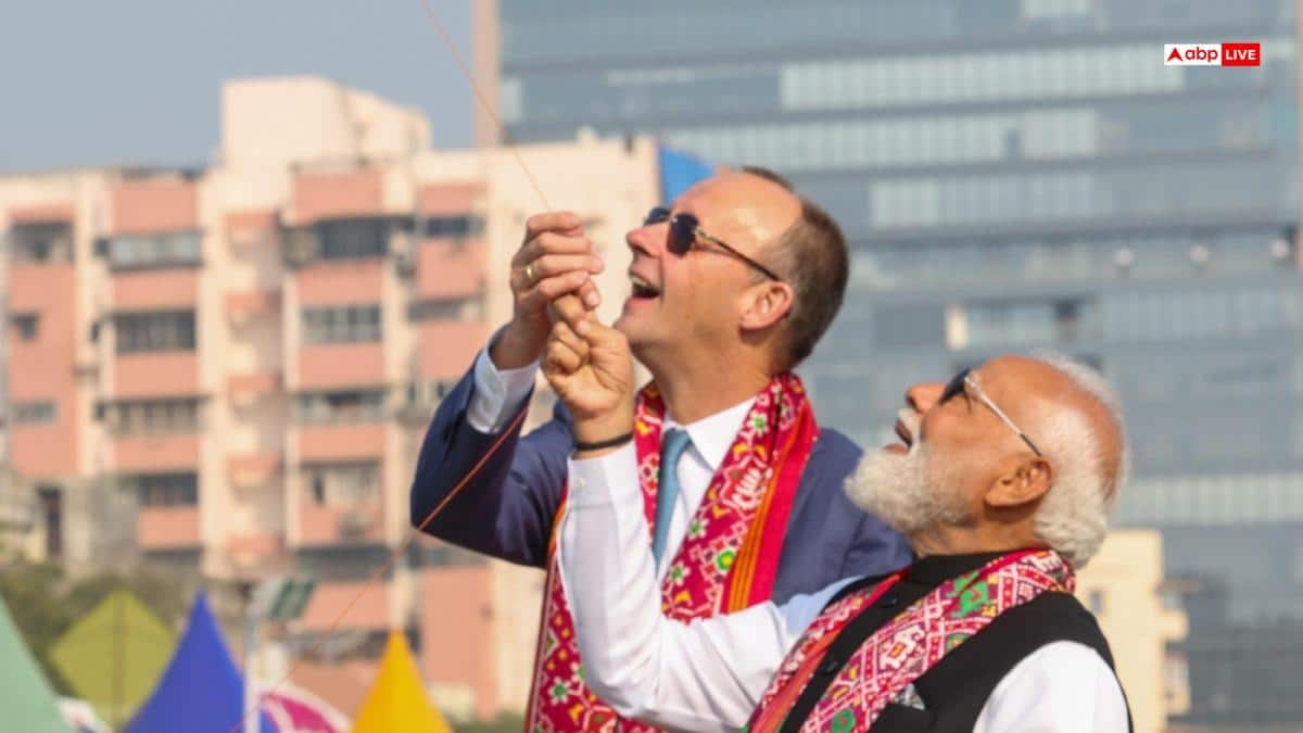 अहमदाबाद पहुंचे जर्मन चांसलर मर्ज, साबरमती आश्रम के पास पीएम मोदी संग उड़ाई पतंग