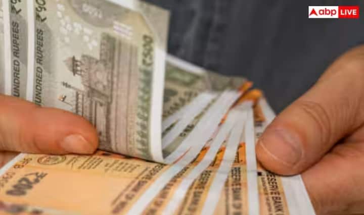 ਇਸ ਵੇਲੇ ਪ੍ਰਚਲਨ ਵਿੱਚ ਮੌਜੂਦ ਨੋਟਾਂ ਵਿੱਚੋਂ, ₹500 ਦੇ ਨੋਟ ਦੀ ਕੀਮਤ ਲਗਭਗ ₹2.29 ਤੋਂ ₹2.65 ਤੱਕ ਹੈ। ਬੰਦ ਕੀਤਾ ਗਿਆ ₹2000 ਦਾ ਨੋਟ ਸਭ ਤੋਂ ਮਹਿੰਗਾ ਸੀ, ਜਿਸਦੀ ਕੀਮਤ ₹3.54 ਤੋਂ ₹4.18 ਪ੍ਰਤੀ ਨੋਟ ਸੀ।