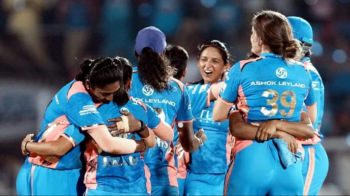 MI की प्लेइंग इलेवन से पहली बार बाहर हुई यह खिलाड़ी, लगातार सबसे ज्यादा मैच खेलने का रिकॉर्ड इस विदेशी के नाम