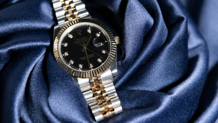 वहीं Jacob & Co. की Billionaire Watch, जिसे मुक्केबाज फ्लॉयड मेवेदर ने खरीदा, करीब 18 मिलियन डॉलर की बताई जाती है.