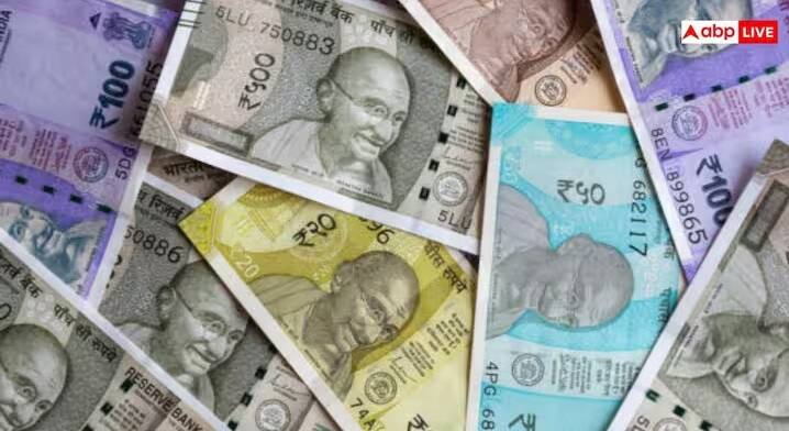 Currency Printing Cost: લોકોને એક સામાન્ય પ્રશ્ન થાય છે કે સરકાર એક નોટ છાપવા માટે ખરેખર કેટલો ખર્ચ કરે છે. સારી ક્વોલિટીની કરન્સી બનાવવી એક જટિલ અને ખર્ચાળ પ્રક્રિયા છે. ચાલો જાણીએ કે તેનો કેટલો ખર્ચ થાય છે.