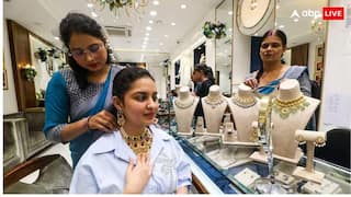 Gold Price : এক লাফে অনেকটাই বাড়ল সোনার দাম, আজ কিনলে কততে পাবেন ?