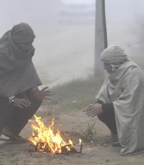 ਠੰਡ ਦੇ ਕਾਰਨ ਪਹਿਲੀ ਵਾਰੀ ਬਠਿੰਡਾ ਦਾ ਘੱਟੋ-ਘੱਟ ਤਾਪਮਾਨ 0.6 ਡਿਗਰੀ ਤੱਕ ਪਹੁੰਚ ਗਿਆ ਹੈ, ਜੋ ਇਸ ਸੀਜ਼ਨ ਵਿੱਚ ਪੰਜਾਬ ਦਾ ਸਭ ਤੋਂ ਘੱਟ ਤਾਪਮਾਨ ਹੈ। ਹਾਲਾਤਾਂ ਨੂੰ ਦੇਖਦਿਆਂ ਪੰਜਾਬ ਸਰਕਾਰ ਵੱਲੋਂ ਵੀ ਲੋਕਾਂ ਨੂੰ ਸਾਵਧਾਨ ਰਹਿਣ ਲਈ ਐਡਵਾਈਜ਼ਰੀ ਜਾਰੀ ਕੀਤੀ ਗਈ ਹੈ।