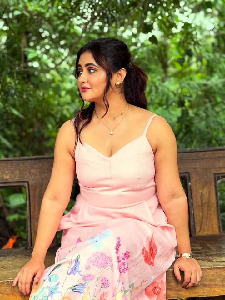 रश्मि ने कहा कि बाद में कुछ घंटे के बाद उन्होंने इस बारे में अपनी मां को बताया था. घटना के एक दिन बार वो फिर उसी शख्स से मिलने गईं. इस दौरान उनकी मां उनके साथ थीं.