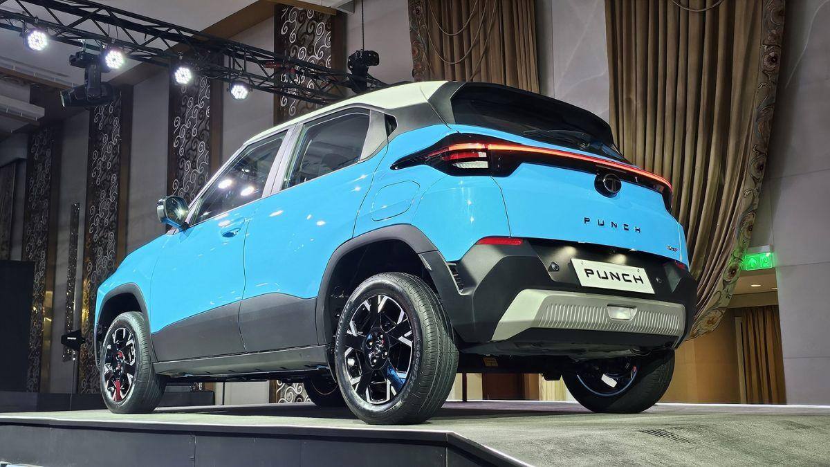 Tata Punch Facelift: அப்டேட்டில் அமர்க்களம்.. தாறுமாறான பாதுகாப்பு அம்சங்கள், பஞ்ச் புதுசு Vs பழசு, எப்படி இருக்கு?