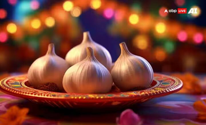 ਤਾਮਸਿਕ ਭੋਜਨ - ਮਕਰ ਸੰਕ੍ਰਾਂਤੀ ਦੇ ਪਵਿੱਤਰ ਦਿਨ ਘਰ ਵਿੱਚ ਮਾਸਾਹਾਰੀ ਭੋਜਨ ਨਾ ਬਣਾਓ। ਇਸ ਦਿਨ ਸ਼ਰਾਬ ਪੀਣ ਅਤੇ ਤਾਮਸਿਕ ਭੋਜਨ ਖਾਣ ਤੋਂ ਵੀ ਪਰਹੇਜ਼ ਕਰੋ। ਸੂਰਜ ਦੇਵਤਾ ਨਾਲ ਜੁੜਿਆ ਮਕਰ ਸੰਕ੍ਰਾਂਤੀ ਦਾ ਤਿਉਹਾਰ ਪਵਿੱਤਰਤਾ ਦਾ ਪ੍ਰਤੀਕ ਹੈ, ਇਸ ਲਈ ਇਨ੍ਹਾਂ ਨਿਯਮਾਂ ਦੀ ਪਾਲਣਾ ਕਰਨਾ ਯਕੀਨੀ ਬਣਾਓ।