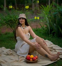 Megha Shukla Photo: બગીચા વચ્ચે કૂલ અંદાજમાં મેઘા શુક્લાએ કરાવ્યું ફોટોશૂટ