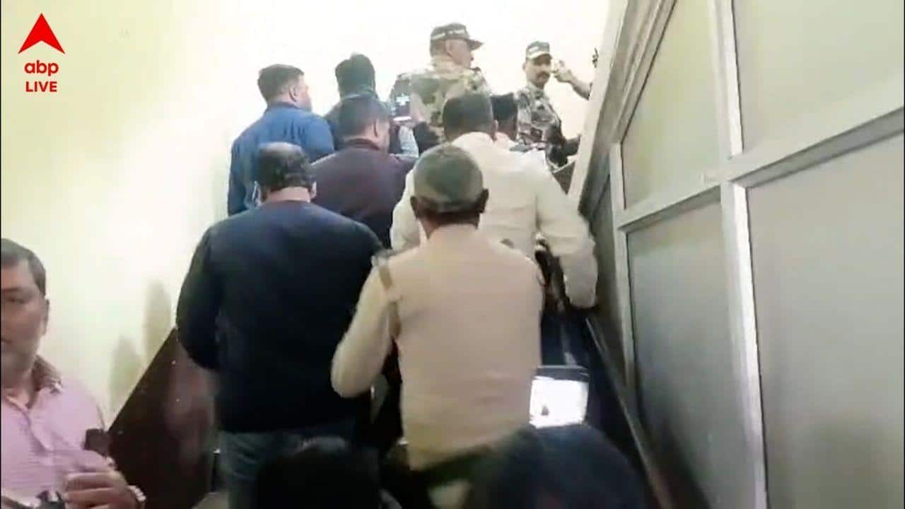 SIR in West Bengal : 'এইভাবে লাখ লাখ ভোট তোমরা কাটিয়ে দাও', নিশানা তৃণমূল নেতার ; 'ফর্ম 7' নিয়ে সংঘাত চরমে রাজ্যে