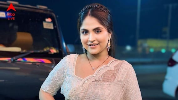 Debolinaa Nandy: 'যা করেছি সেটা উচিত ছিল না, এটা একদমই সলিউশন নয়', আবারও ফেসবুক লাইভে দেবলীনা, আর কী বললেন?