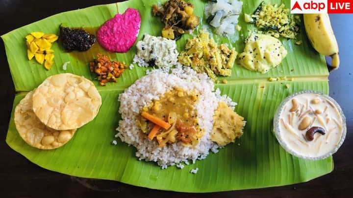 Polyphenols found in banana leaves are natural antioxidants, which are also found in green tea and some fruits. When hot food is served on leaves, these elements can leach into the food. This helps the body fight free radicals and can reduce the risk of cancer, heart disease and diabetes.