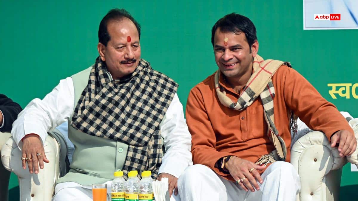 पटना में तेजप्रताप यादव के दही-चूड़ा भोज में सियासी जुटान, देखें 10 तस्वीरें