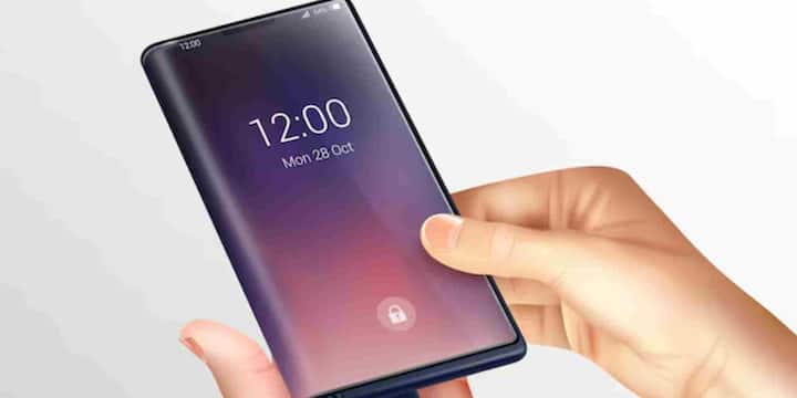 फोल्डेबल फोन का सबसे बड़ा आकर्षण यह है कि एक ही डिवाइस में आपको स्मार्टफोन और टैबलेट दोनों का अनुभव मिल जाता है. बड़ी स्क्रीन पर वीडियो देखना, गेम खेलना या ऑफिस से जुड़ा काम करना काफी आरामदायक लगता है. मल्टी-विंडो और स्प्लिट स्क्रीन जैसे फीचर्स की वजह से एक साथ कई ऐप्स इस्तेमाल करना आसान हो जाता है.