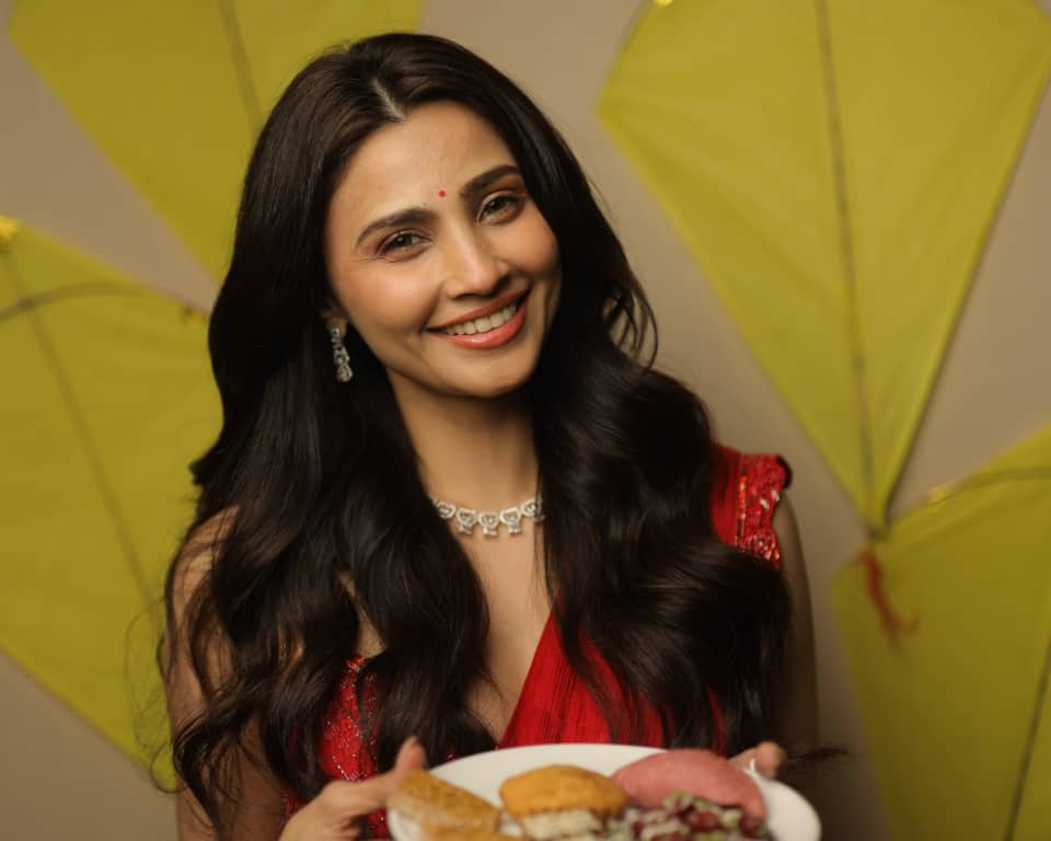 From Shreyas Talpade to Rani Mukherjee, Bollywood stars celebrated the festival of Makar Sankranti in a special way.