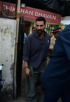 BMC Election 2026: अपना वोट डालने सबसे पहले पहुंचे अक्षय कुमार, बोले- 'आज रिमोट कंट्रोल हमारे हाथ में है'