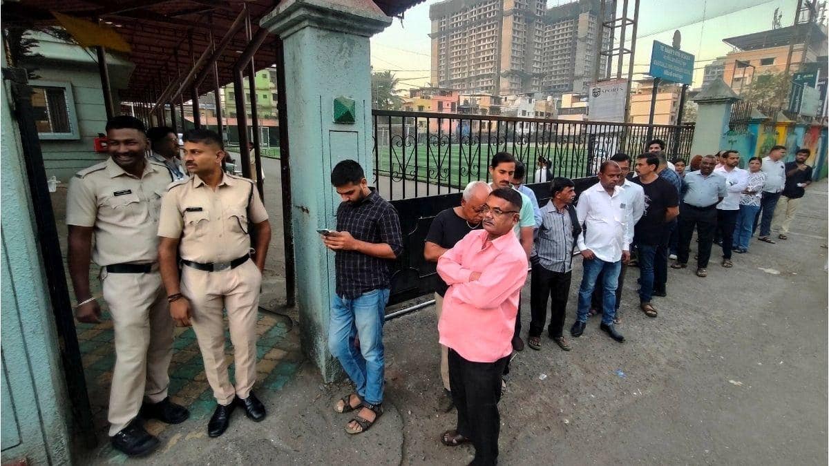 Clash Erupts Between Candidate And Police At Jalgaon Civic Poll Booth Over Alleged Campaigning