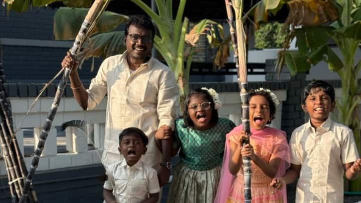 திரைப்பட இயக்குநர் மாரி செல்வராஜ் தனது புதிய வீட்டில் மனைவி மற்றும் குழந்தைகளுடன் பொங்கலை சிறப்பாக கொண்டாடினார்