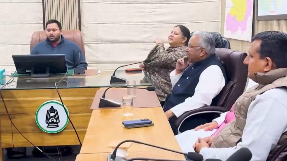 RJD सांसदों के साथ तेजस्वी यादव ने की बैठक, खरमास के बाद किन मुद्दों पर हुई चर्चा?