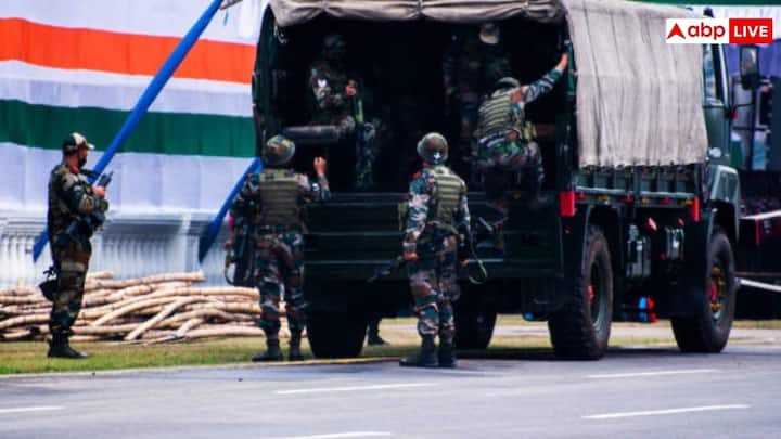 सेना इस्तिफा या फिर समय से पहले रिटायरमेंट की अनुमति देता है. लेकिन ऐसा खास परिस्थितियों में ही किया जाता है. इनमें स्थायी चिकित्सा अयोग्यता और परिवार की देखभाल की एकमात्र जिम्मेदारी जैसी वजह शामिल हैं. इसी के साथ सेवा के न्यूनतम आवश्यक वर्ष पूरे करने के बाद भी अपनी मर्जी से रिटायरमेंट के लिए पात्रता मिल जाती है.