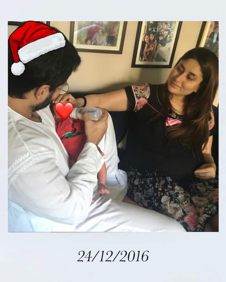 सैफ और करीना ने अपने दोनों बच्चों की परवरिश साथ मिलकर बहुत अच्छी तरह से की है, इसका नजारा हम इस तस्वीर में देख ही सकते हैं. किस तरह सैफ बेटे तो बॉटल से दूध पिला रहे हैं और करीना उनके साथ बैठी हैं.