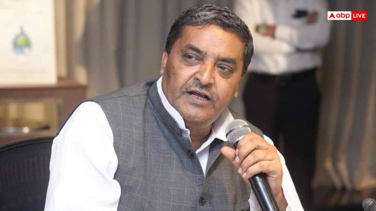 'नागिन अपने बच्चों को खा जाती है और बीजेपी...', नीतीश कुमार को लेकर सपा सांसद जावेद अली का हमला