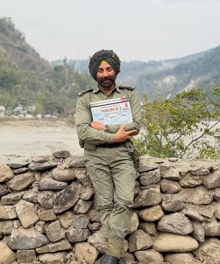 सनी लियोन की इस तस्वीर पर फैंस कमेंट कर रहे हैं। एक फैन ने लिखा,