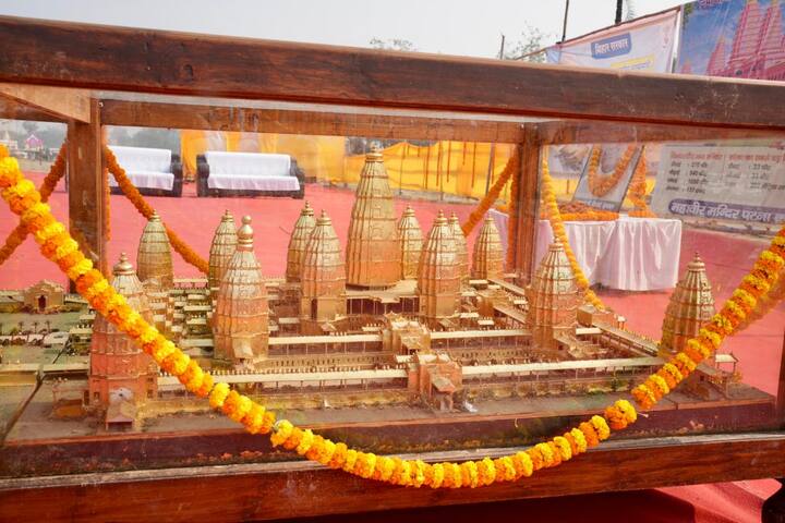 सायण कुणाल ने कहा कि यह मंदिर उनके पिता का सपना था, जो अब धीरे-धीरे साकार होता दिख रहा है. विराट रामायण मंदिर का निर्माण कार्य तेजी से चल रहा है और साल 2030 तक यह भव्य मंदिर बनकर पूरी तरह तैयार हो जाएगा.