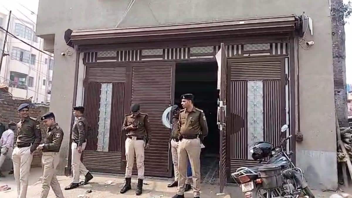 पटना: NEET छात्रा की मौत मामले में SIT का ऐक्शन शुरू, पहले दिन शंभू गर्ल्स हॉस्टल में छानबीन