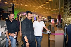 Devendra Fadnavis Davos : मेन इन ब्लॅक! मुंबई जिंकून देवेंद्र फडणवीस ठरल्याप्रमाणे 'त्या' कामगिरीवर निघाले