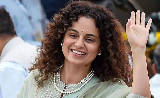 कंगना राणौतचा एक्स बॉयफ्रेंड, अध्यायन सुमन यानेही अभिनेत्रीवर काळी जादू करण्याचा आरोप केला होता. हे दोघे २००८ ते २००९ पर्यंत रिलेशनशिपमध्ये होते. त्यानंतर त्यांचे ब्रेकअप झाले.