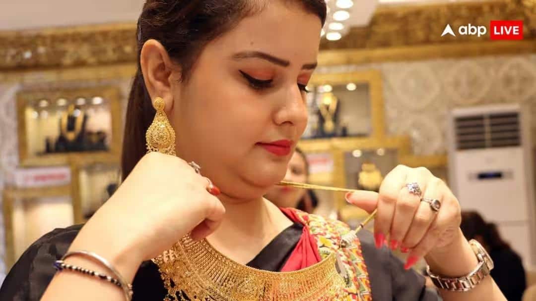৩ লাখ ছাড়াল, রেকর্ড গড়ল রুপোর দাম, আজ সোনা কততে পাবেন ? ৩ লাখ ছাড়াল, রেকর্ড গড়ল রুপোর দাম, আজ সোনা কততে পাবেন ?