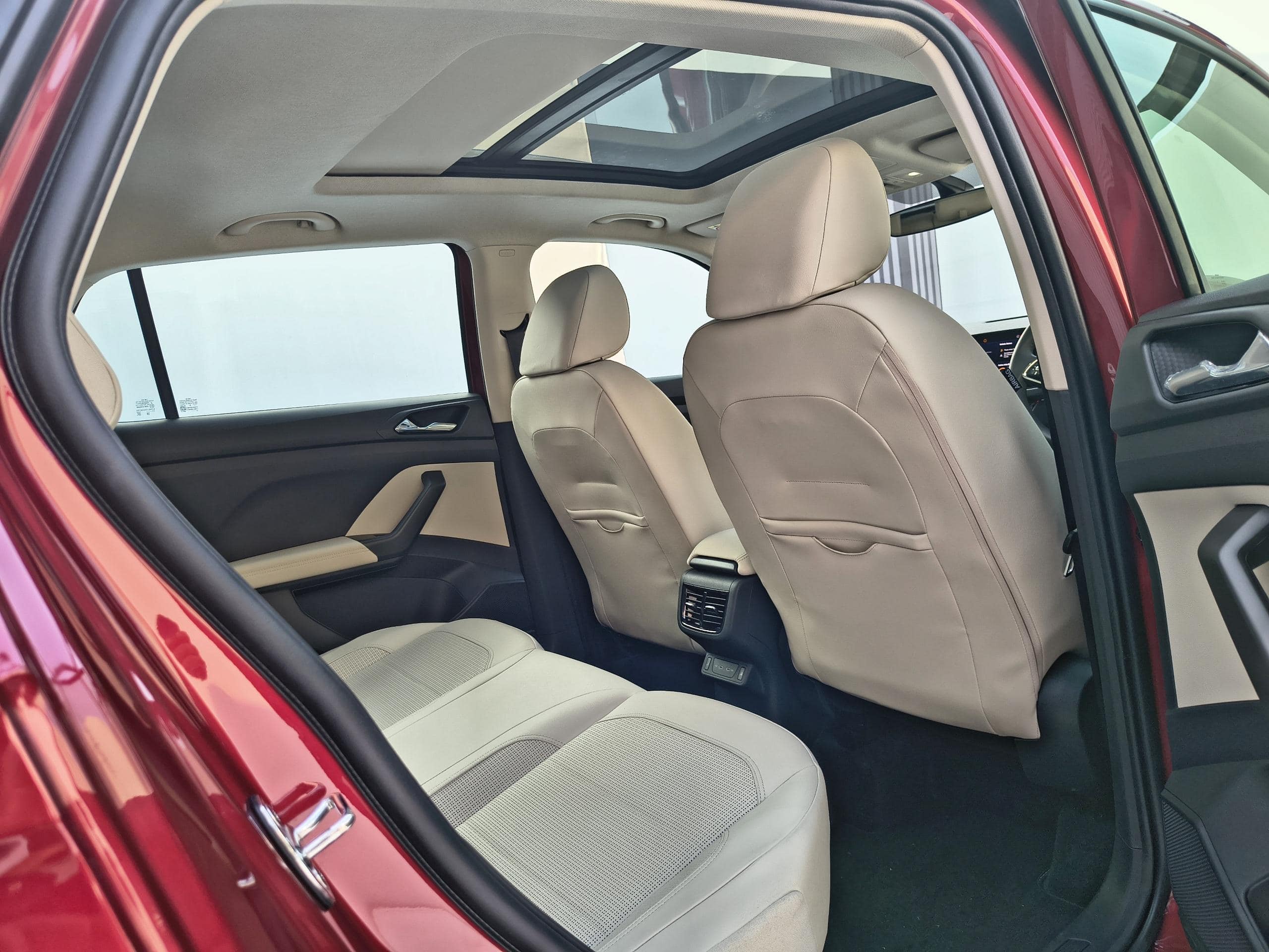 Skoda Kushaq Facelift: முரட்டு லூக்கில் ஸ்கோடா குஷாக்.. எல்லாமே இருக்கு.. பனோரமிக் சன்ரூஃப் முதல் மசாஜ் சீட்ஸ் வரை!