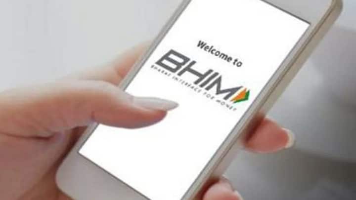 BHIM ऐप पर कर्मचारी न सिर्फ निकासी कर पाएंगे. बल्कि अपना PF बैलेंस भी तुरंत देख सकेंगे. इसमें साफ दिखाई देगा कि कुल जमा राशि कितनी है. कितना पैसा निकासी के लिए मौजूग है और कितना मिनिमम बैलेंस के तौर पर खाते में रहना जरूरी है.