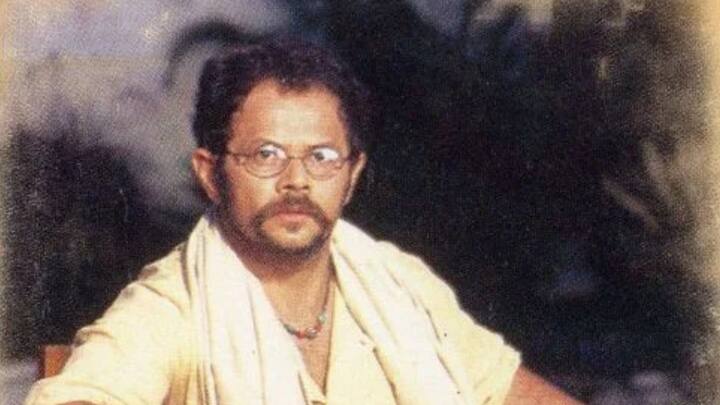 इमरान अवघा दीड वर्षांचा असतानाच त्याच्या आई-वडिलांचा घटस्फोट झाला. त्यानंतर नुजहत खान मुंबईत राहायला आल्या. पुढे त्यांनी अभिनेता राज जुत्शी यांच्याशी लग्न केलं.