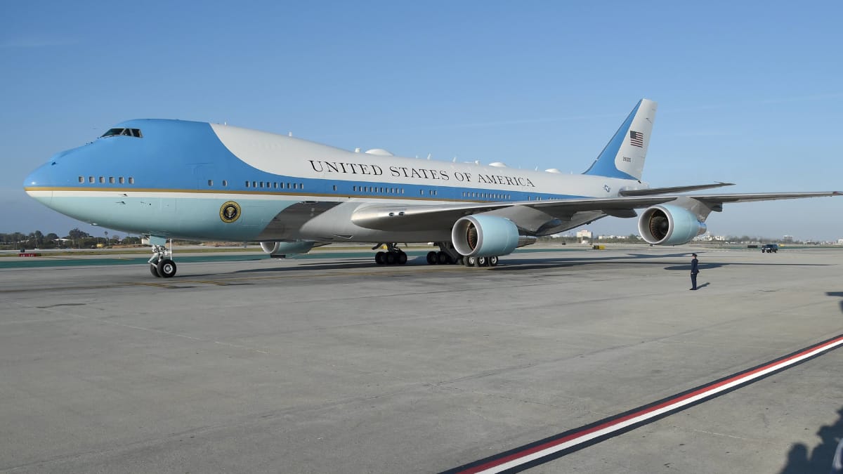 Trump’s Air Force One Returns To Washington After In-Flight Technical Issue
