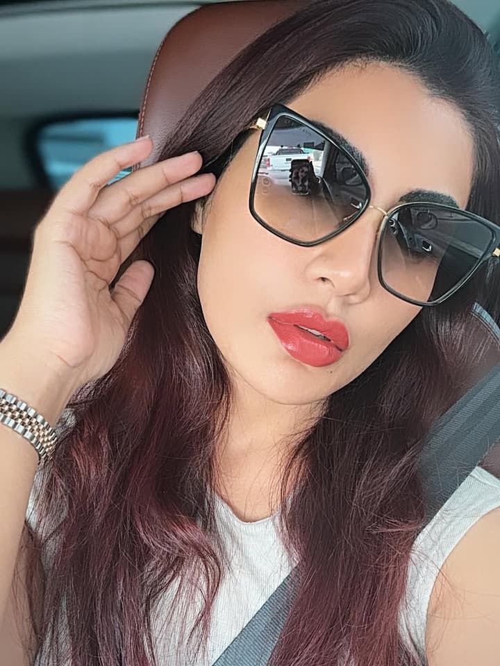 इन बातों पर रिएक्ट करते हुए रिमी ने साफ कहा कि उन्होंने कोई प्लास्टिक सर्जरी नहीं करवाई है. लेकिन उन्होंने फिलर्स, बोटॉक्स और पीआरपी जैसे ट्रीटमेंट जरूर कराए हैं.