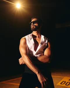 44 की उम्र में बेहद फिट हैं शाहिद कपूर, जानिए क्या है एक्टर का वर्कआउट रूटीन और डाइट प्लान