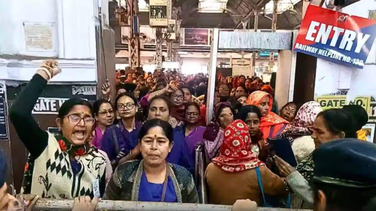 ASHA Workers’ March Turns Tense In Kolkata, Police Detain Protesters
