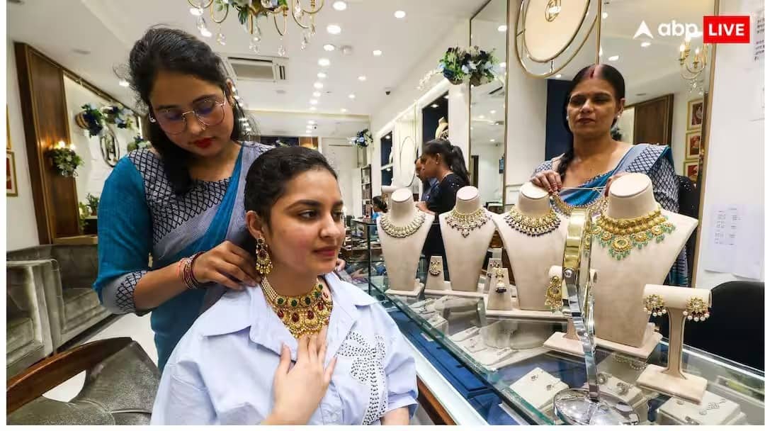 Gold Price : রুপো কি ফের রেকর্ড গড়ল ? আজ রাজ্যে কত হল সোনার দাম ?