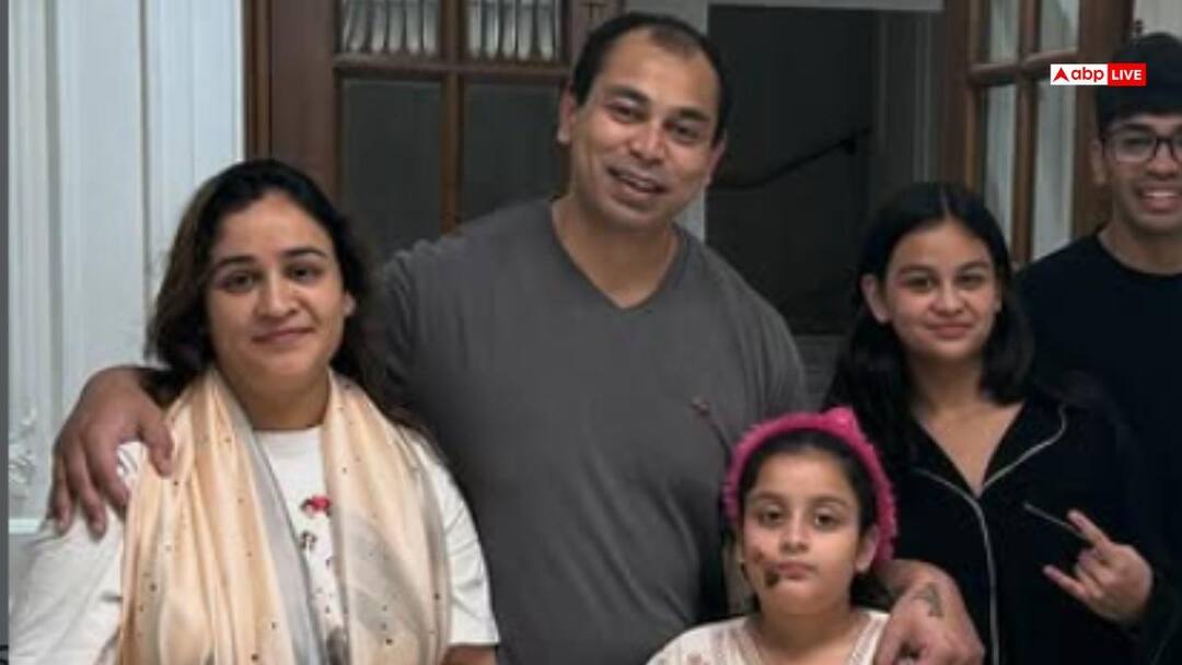 तलाक मामले में पति प्रतीक के खिलाफ महिला आयोग में शिकायत करेंगी अपर्णा यादव? अध्यक्ष ने बताया