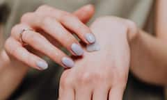 सर्दियों में रेटिनॉल लगाने से पहले जान लें यह 6 जरूरी हैक्स, वरना बढ़ सकती है स्किन की परेशानी