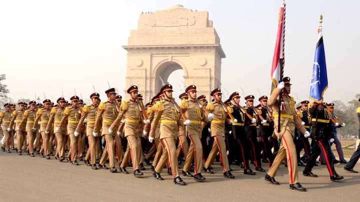 Army, Navy, Air Force, paramilitary forces, NCC, school children and tableaux of states participate in it. Full dress rehearsal is the last and most important preparation before Republic Day.