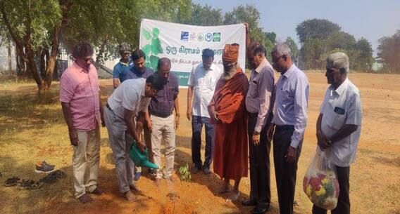 Virudhunagar ; சூழலியல் சீர்கேட்டை மாற்ற மாணவர்கள் ஒன்றுகூடல்: அரச மரம் நடும் திட்டத்தின் முக்கியத்துவம்! Virudhunagar ; சூழலியல் சீர்கேட்டை மாற்ற மாணவர்கள் ஒன்றுகூடல்: அரச மரம் நடும் திட்டத்தின் முக்கியத்துவம்!