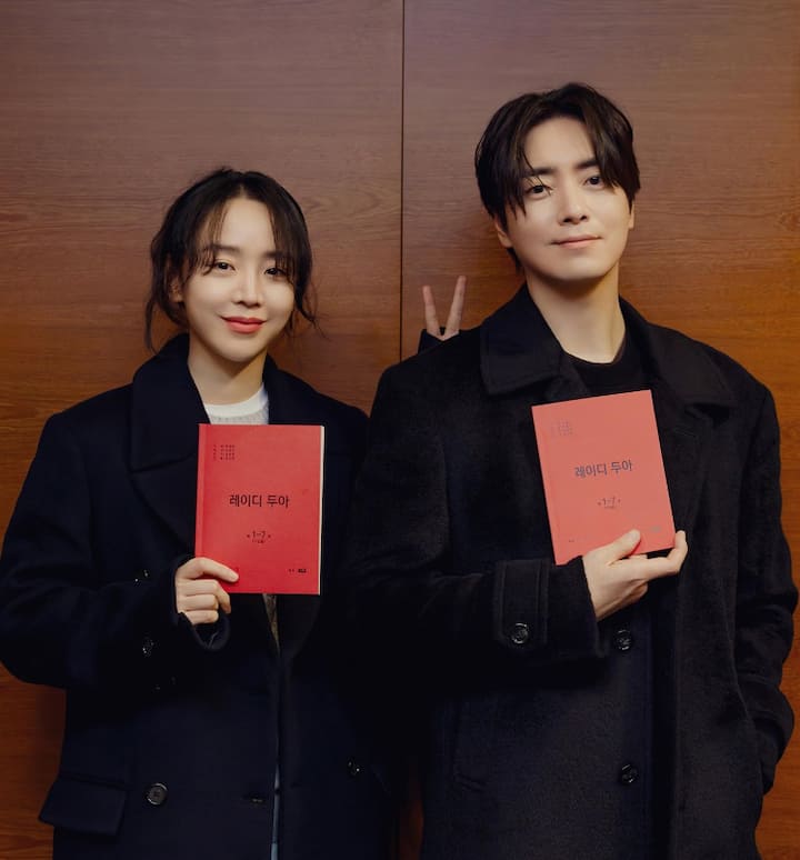 If you are fond of watching K-dramas then the year 2026 is going to be no less than a treat for you. Netflix has officially announced 17 new Korean dramas for the year 2026. A great mix of romance, thriller, action and emotions will be seen in this list. The special thing is that all these dramas will be released on Netflix only.