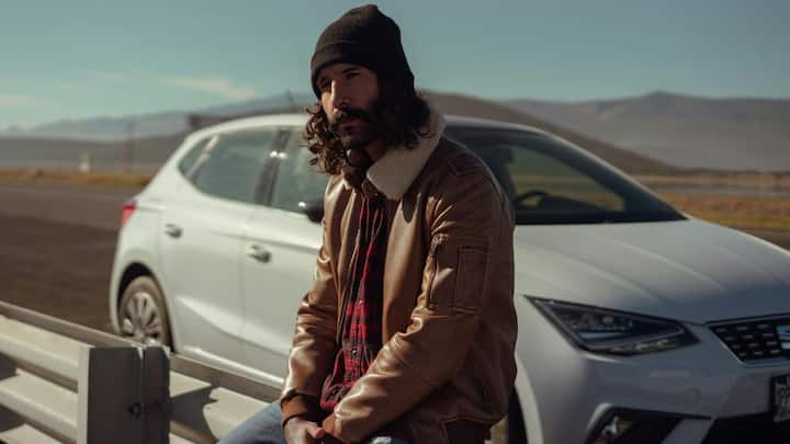 प्राचीन सभ्यताओं में बालों को शरीर का सामान्य हिस्सा नहीं, बल्कि शक्ति और व्यक्तित्व का प्रतीक माना जाता था. यूनान, भारत, यूरोप और रोम जैसी संस्कृतियों में लंबे बाल पुरुषों की पहचान का अहम हिस्सा थे.